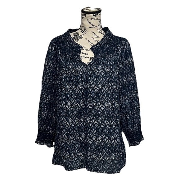 Talbots Top Womens L Blue Geometric Print Smocked Neck Cotton Boho Boho  Peasent - Picture 1 of 8